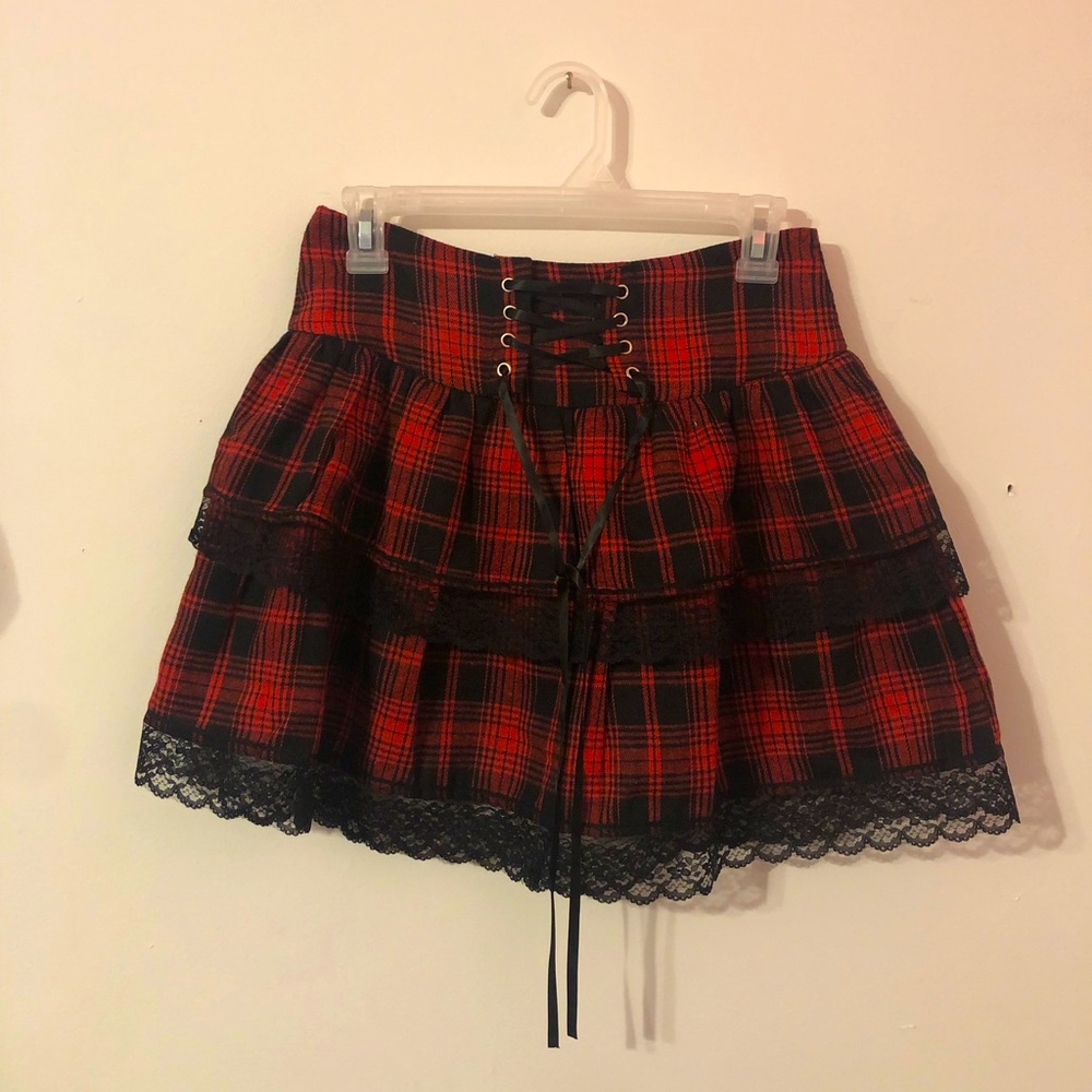Skirt, brand unknown (tag ripped off)